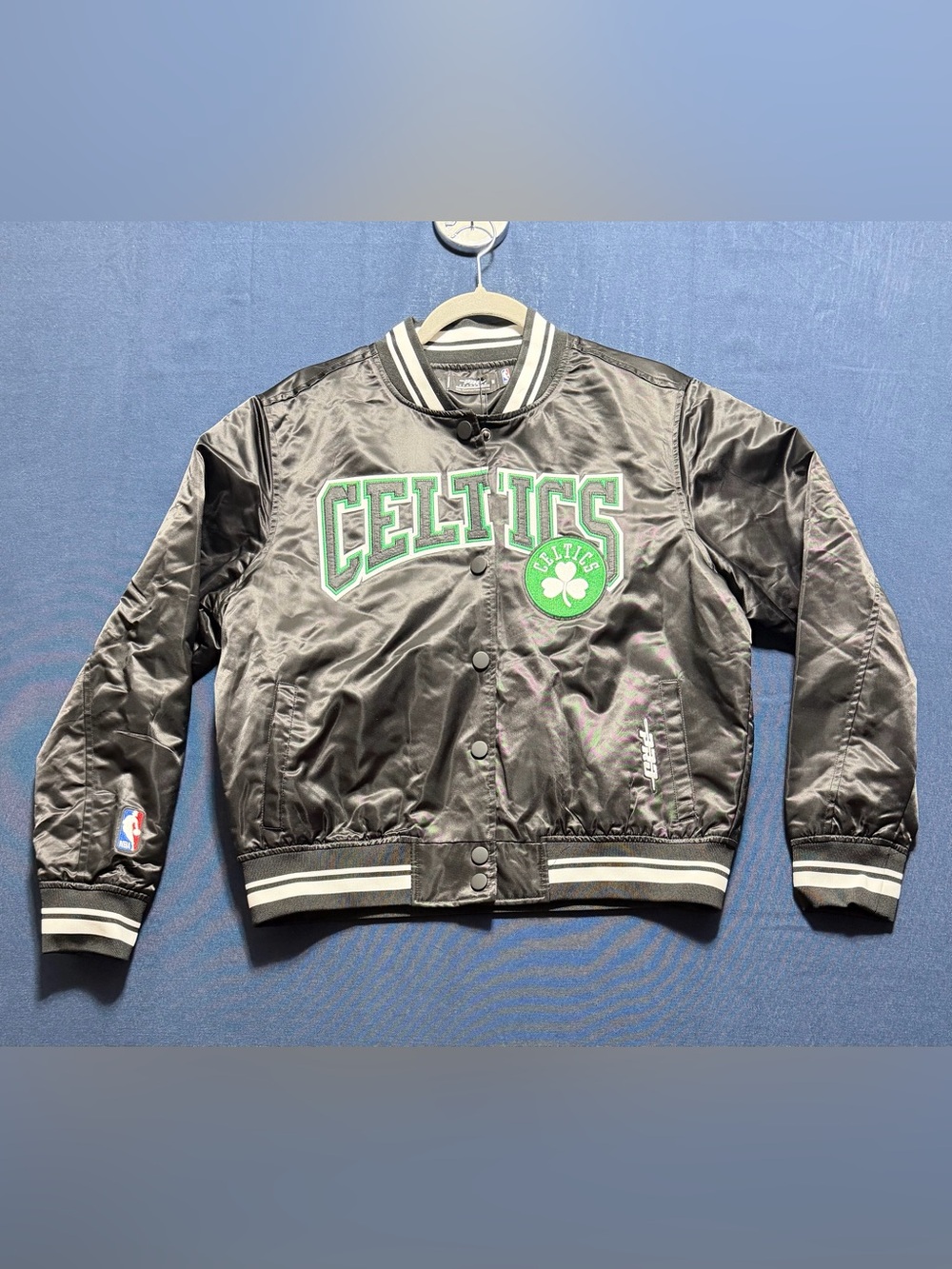 Satin NWT Size M Pro Standard Boston Celtics Varsity Jacket